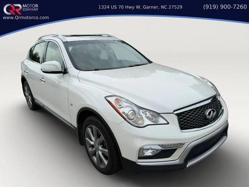 White 2017 INFINITI QX50 Base