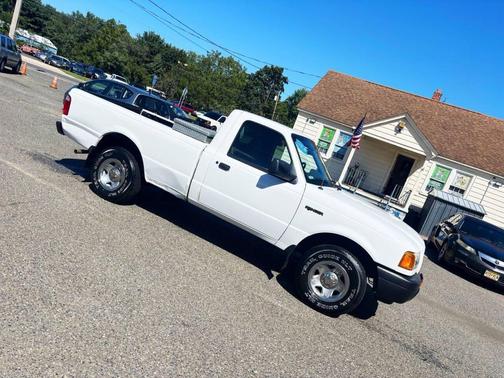 White 2002 Ford Ranger XL