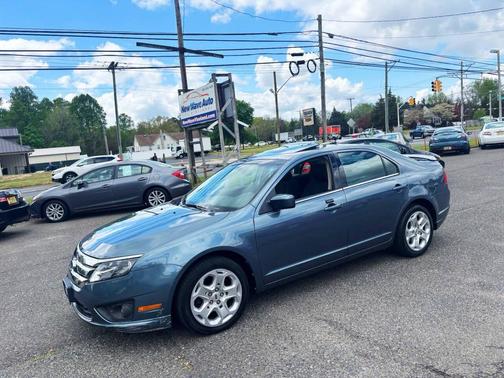 Blue 2011 Ford Fusion SE