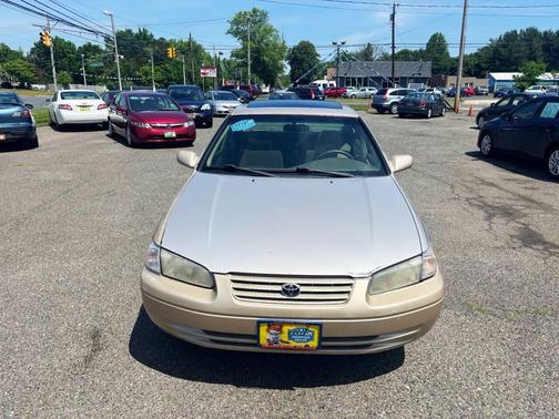 Tan 1998 Toyota Camry LE V6