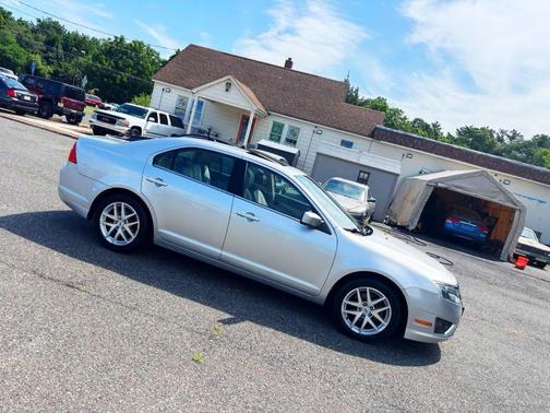 Silver 2012 Ford Fusion SEL