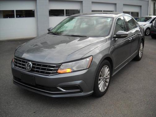 2017 Volkswagen Passat 1.8T SE