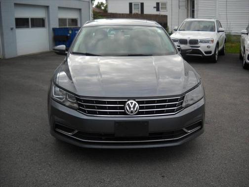 2017 Volkswagen Passat 1.8T SE