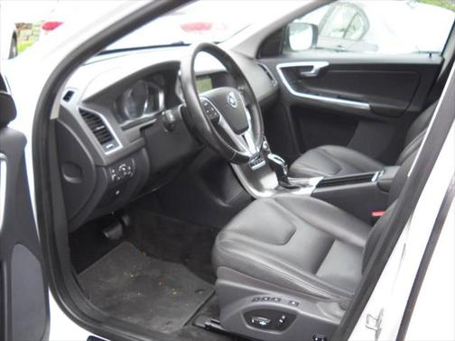 2016 Volvo XC60 T6 Drive-E