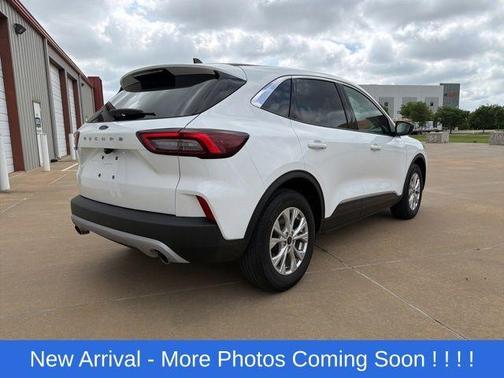 Oxford White 2024 Ford Escape Active