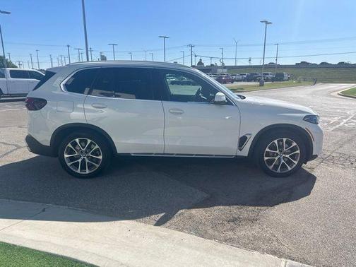 Alpine White 2025 BMW X5 PHEV xDrive50e