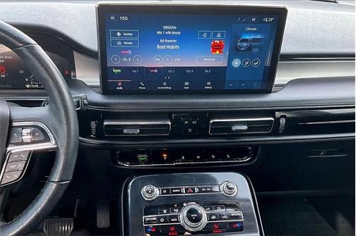 2023 Lincoln Nautilus Standard