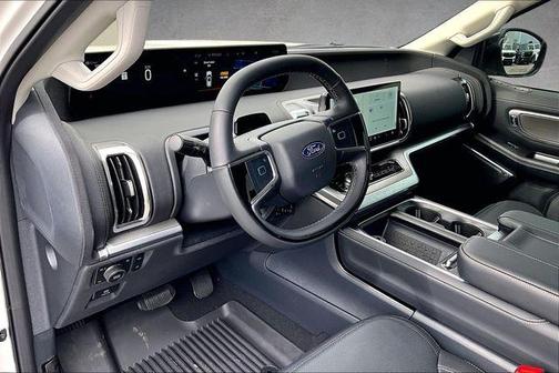 White Metallic 2025 Ford Expedition Platinum