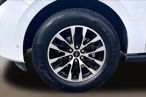 Oxford White 2025 Ford Expedition Platinum