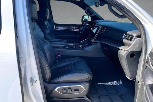 Bright White Clearcoat 2022 Jeep Wagoneer Series II