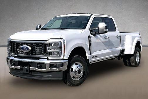Oxford White 2026 Ford F-350 Lariat Super Duty