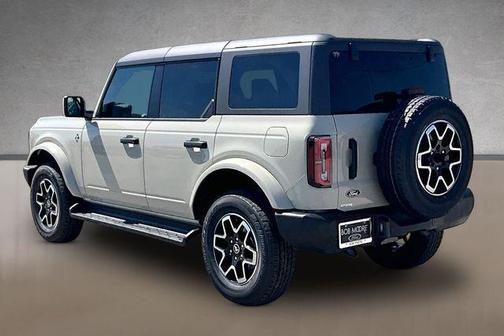 Desert Sand 2026 Ford Bronco Outer Banks
