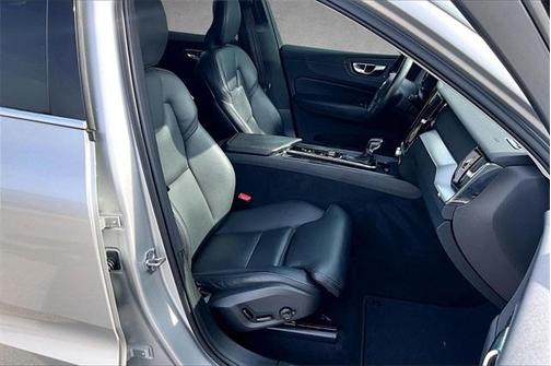 2019 Volvo XC60 T5 Momentum