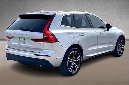 2019 Volvo XC60 T5 Momentum