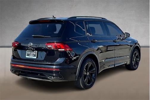 2023 Volkswagen Tiguan 2.0T SE R-Line Black