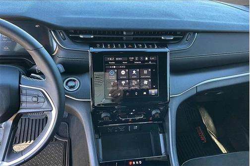 2024 Jeep Grand Cherokee Laredo