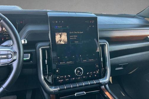 Summit White 2025 GMC Yukon XL Denali