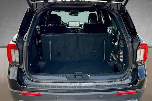 Agate Black Metallic 2025 Ford Explorer ST-Line