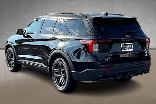 Agate Black Metallic 2025 Ford Explorer ST-Line