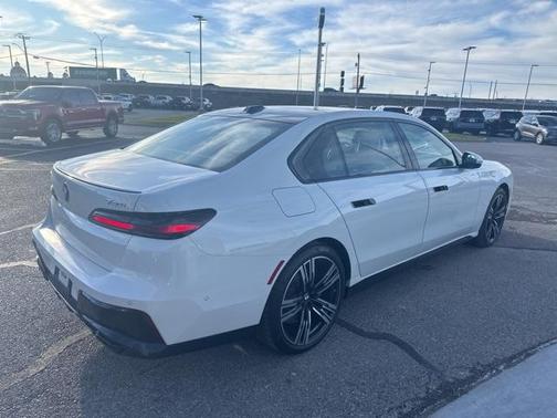 2023 BMW 760 760i xDrive