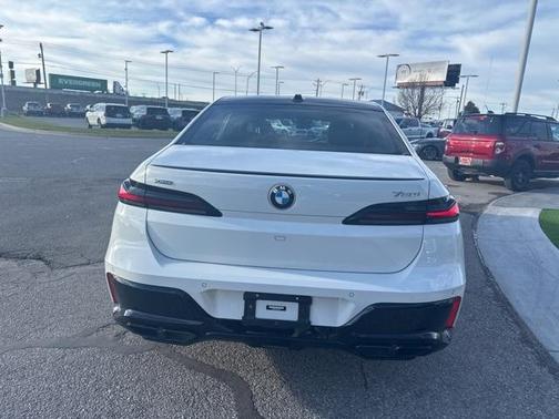 2023 BMW 760 760i xDrive