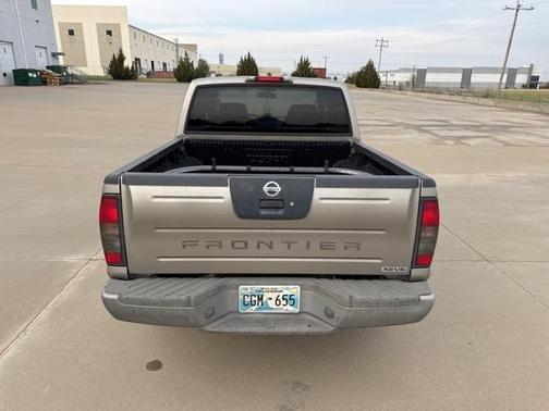 2004 Nissan Frontier XE-V6 Crew Cab