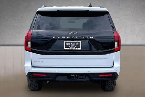 Space Silver 2026 Ford Expedition Active