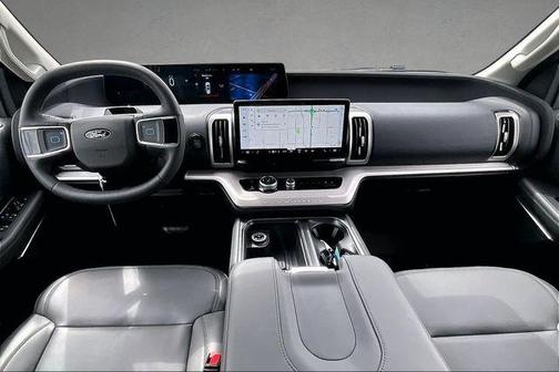 Space Silver 2026 Ford Expedition Active