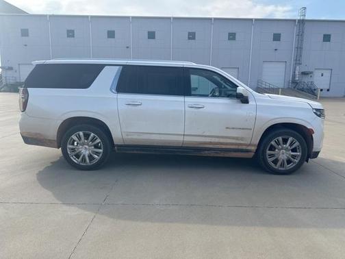 2021 Chevrolet Suburban High Country