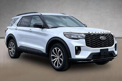 Star White 2026 Ford Explorer ST-Line