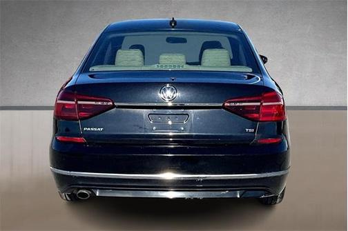 2017 Volkswagen Passat 1.8T R-Line