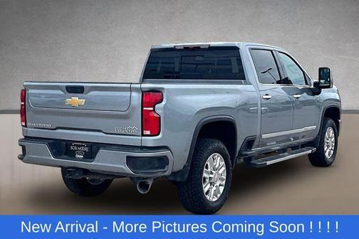 Sterling Gray Metallic 2024 Chevrolet Silverado 2500 High Country