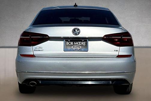 2017 Volkswagen Passat 1.8T R-Line