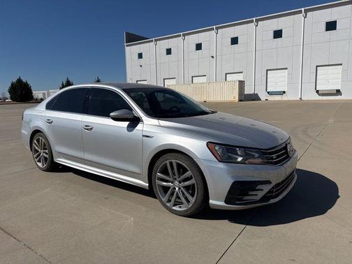 Reflex Silver Metallic 2017 Volkswagen Passat 1.8T R-Line