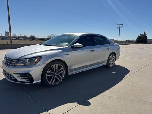 Reflex Silver Metallic 2017 Volkswagen Passat 1.8T R-Line