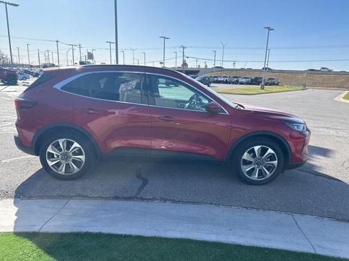 2025 Ford Escape Platinum