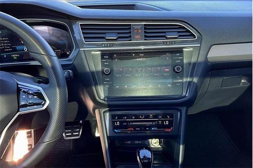 2024 Volkswagen Tiguan 2.0T SE R-Line Black