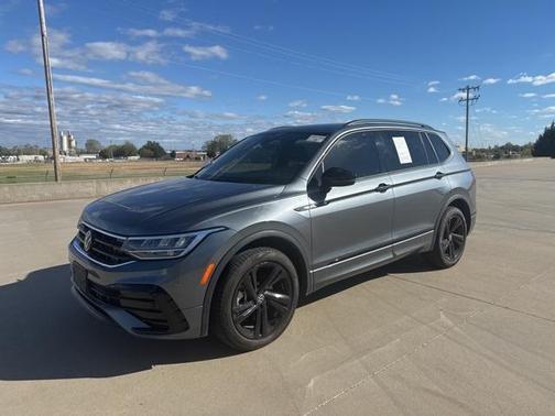 2024 Volkswagen Tiguan 2.0T SE R-Line Black