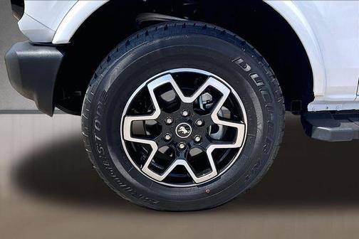 Oxford White 2024 Ford Bronco Outer Banks