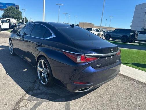 Mica 2019 Lexus ES 350 Ultra Luxury