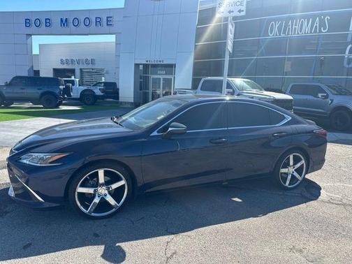 Mica 2019 Lexus ES 350 Ultra Luxury
