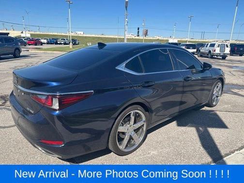 Ultrasonic Blue Mica 2019 Lexus ES 350 Ultra Luxury