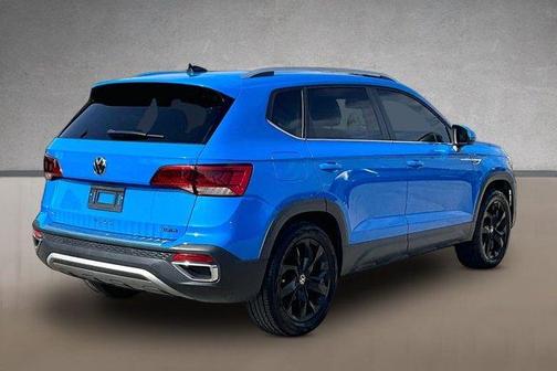 Cornflower Blue 2022 Volkswagen Taos 1.5T SE