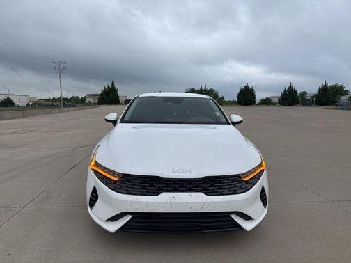 Glacial White Pearl 2023 Kia K5 LXS