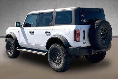 Oxford White 2026 Ford Bronco Outer Banks