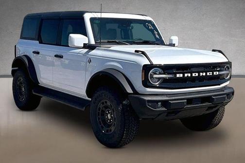 Oxford White 2026 Ford Bronco Outer Banks