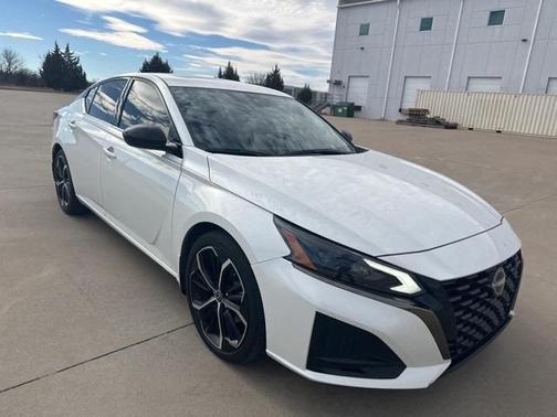 2023 Nissan Altima 2.5 SR