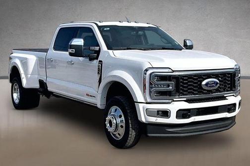 Star White 2026 Ford F-450 Platinum
