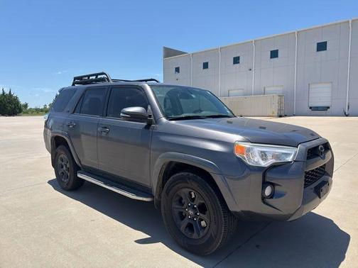 Magnetic Gray Metallic 2018 Toyota 4Runner SR5 Premium