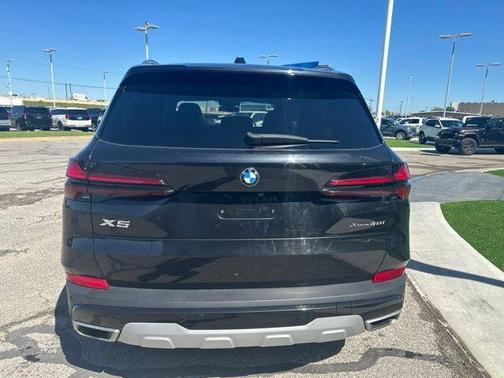 Black Sapphire Metallic 2024 BMW X5 xDrive40i